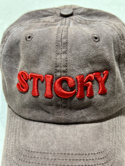 Gorra dad hat - Brown washed (red letters)